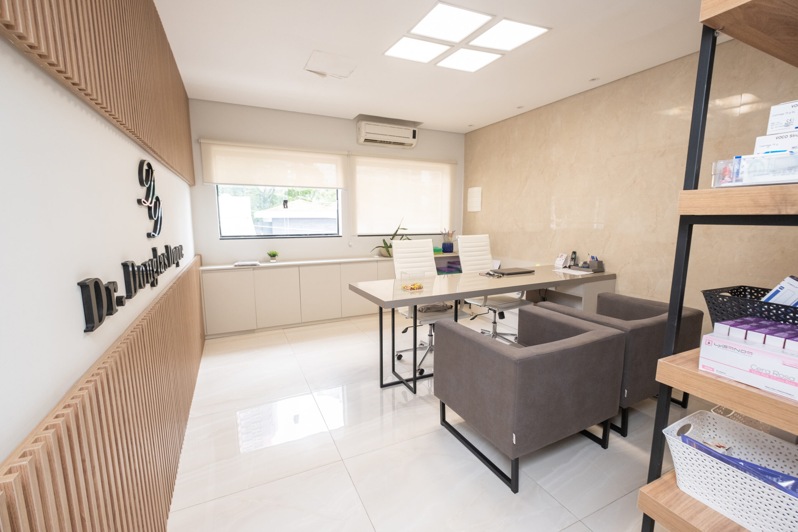 Dr.-Douglas-Duque-26-scaled